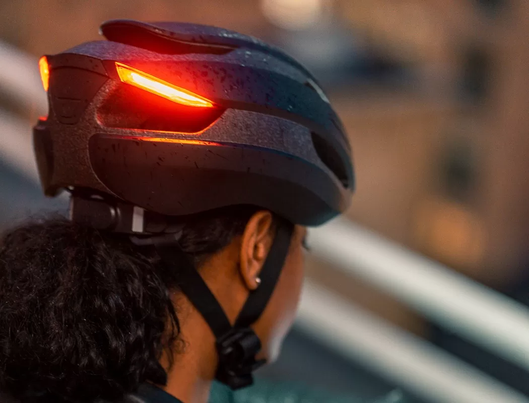 helmet_with_integrated_LED_lighting